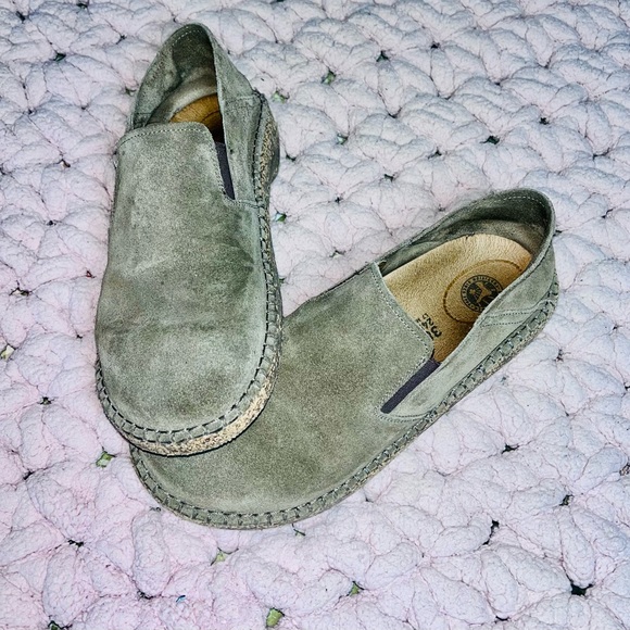 Slip on - Picture 3 of 6